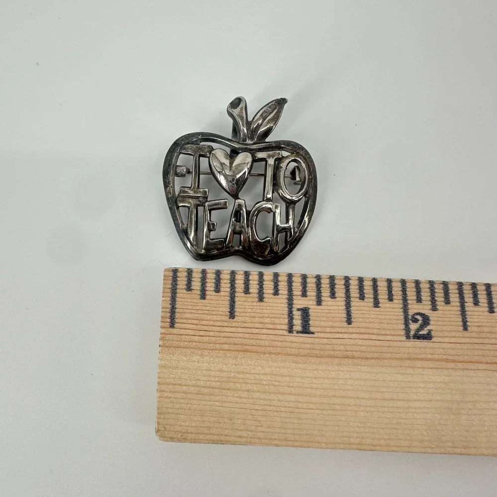 Vintage Apple I Heart To Teach Brooch Pendant Silver‎ Tone Teacher Gift Pin